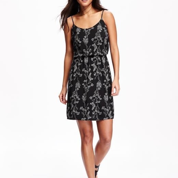 Old Navy Dresses & Skirts - Old Navy floral dress